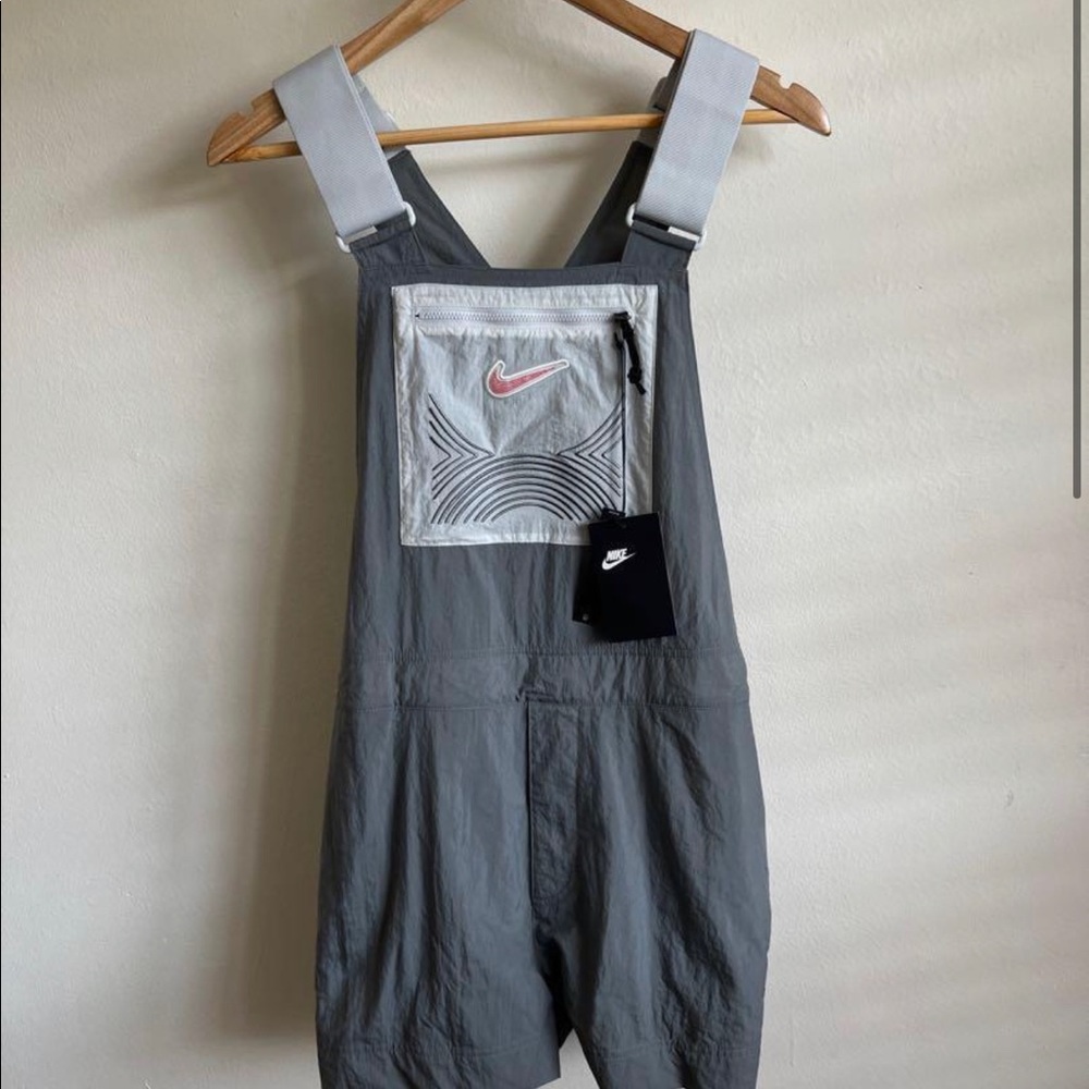 RARE Nike Women’s Overall Shorts in Smoke Grey